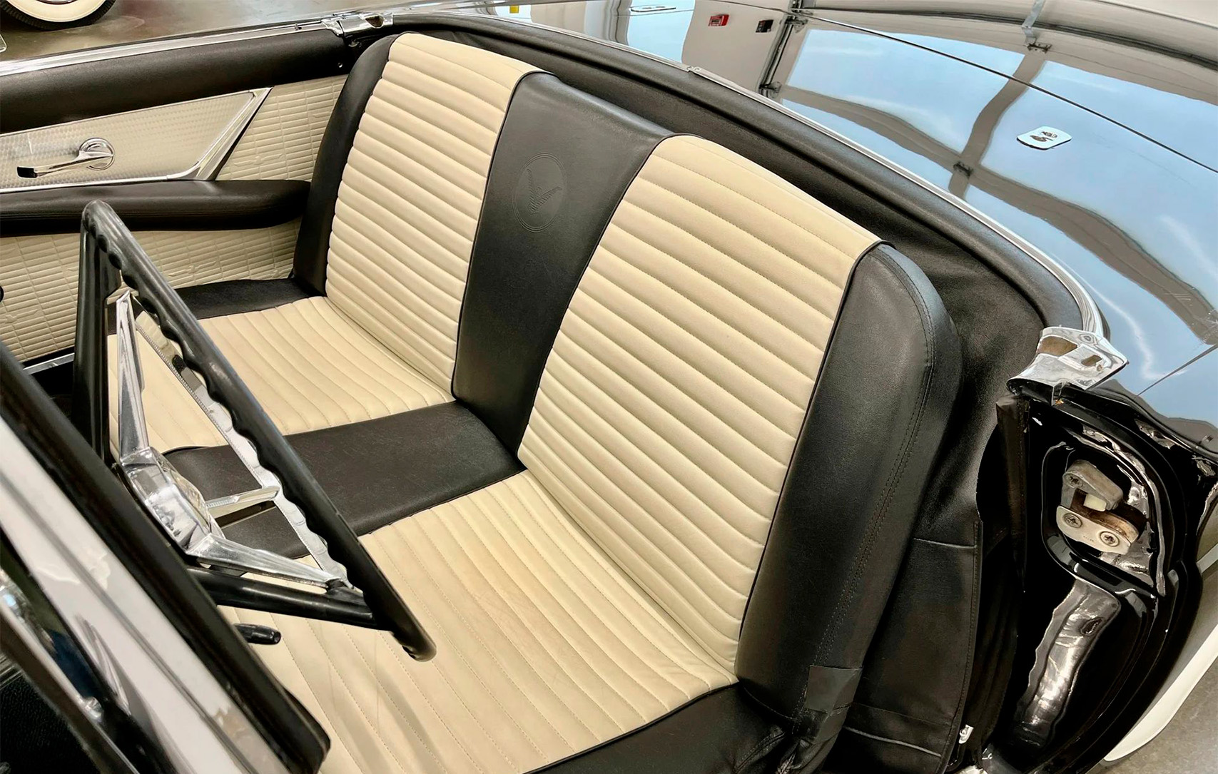 1957 Ford Thunderbird - Image 13
