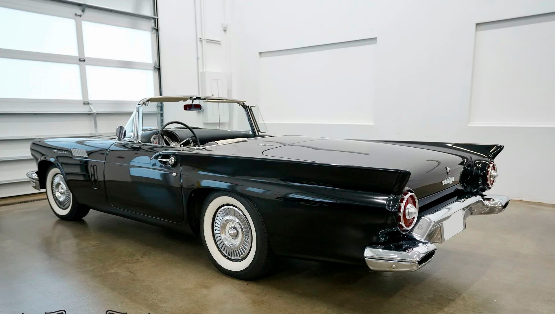 1957 Ford Thunderbird - Image 3