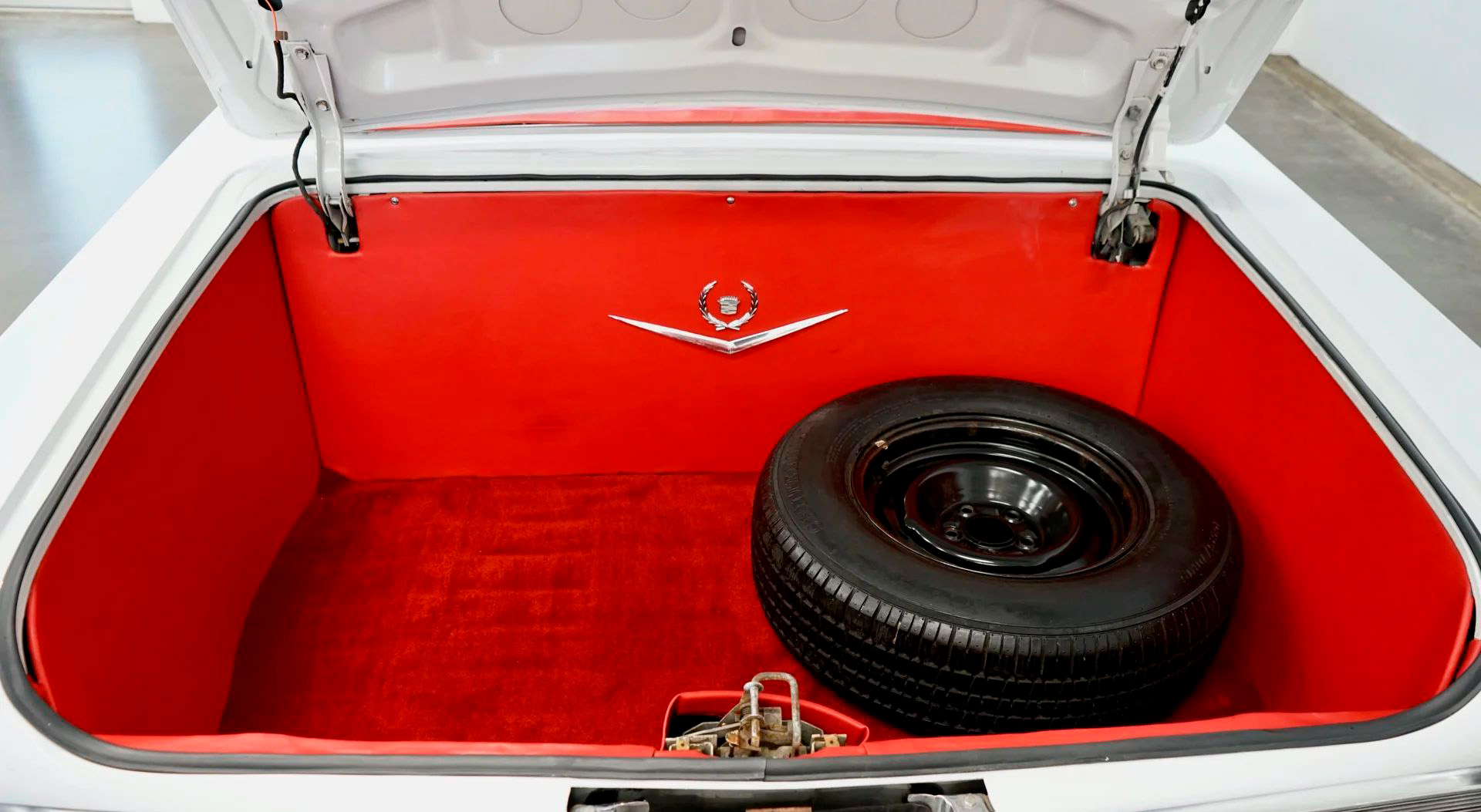 1965 Cadillac DeVille - Image 16