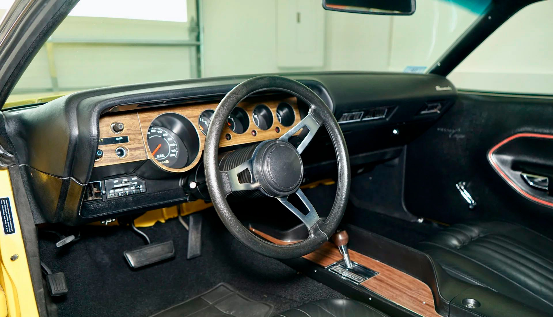 1970 Plymouth Barracuda - Image 12